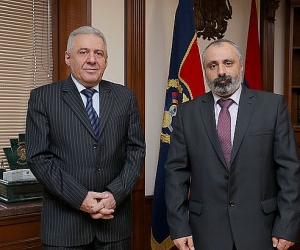 Artsakh, Armenian Defense Ministers Discuss Implementation of Russian Peacekeeping Mission