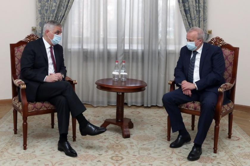 Armenian Deputy PM, Russian Ambassador Discuss Bilateral Relations