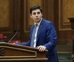 Депутат Национального Собрания Сурен Григорян сложил мандат