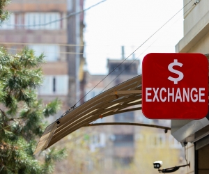 Դրամը շարունակում է դանդաղ արժեզրկվել ներքին ու արտաքին գործոնների ազդեցությամբ
