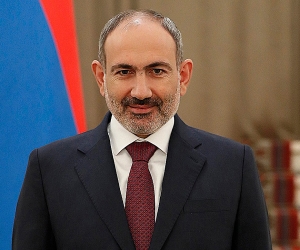 Pashinyan’s Motherhood and Beauty Day Message: Pays Homage to Women Who Lost Loved Ones in Artsakh War