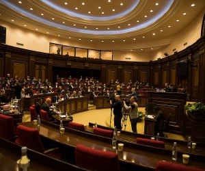 Armenian Parliament Debates Bill to Increase Age Limits for Contractual Military Service