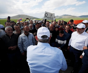 Pashinyan Says He'll Raise Minumum Wage If Reelected