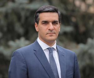 Armenian HRD Decries Social Website Ridiculing of Political Opponents
