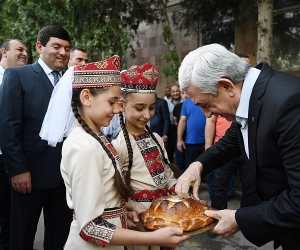 Սերժ Սարգսյանը «Պատիվ ունեմ» դաշինքի այլ ներկայացուցիչների հետ այցելել է Արարատի մարզ