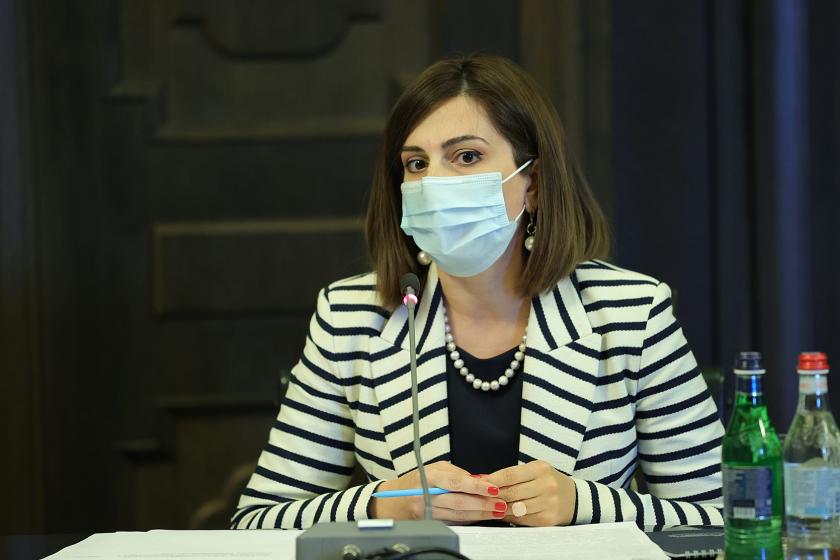 Unvaccinated Teachers, Restaurant Workers Must be Tested, Says Armenian Health Minister