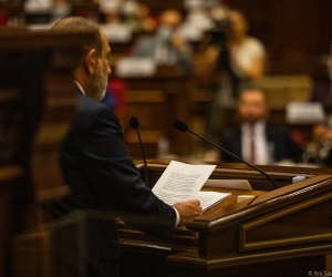 Парламентское большинство приняло 5-летнюю программу правительства 