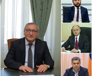 Արթուր Թովմասյանը «Քաղաքացիական պայմանագիր», «Հայաստան» և «Պատիվ ունեմ» խմբակցությունների ղեկավարներին և անդամներին  հրավիրել է Արցախ