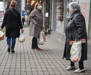 Covid-19 Crisis: Armenian Government Orders Outdoor Face Mask Mandate