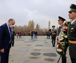 Georgian Defense Minister Visits Yerevan's Armenian Genocide Memorial
