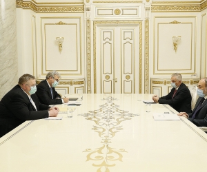 Премьер-министр Пашинян принял заместителя председателя правительства РФ Алексея Оверчука