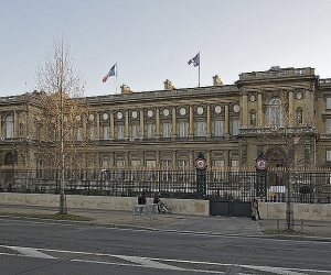 Armenian, Azerbaijani Foreign Ministers Meet in Paris