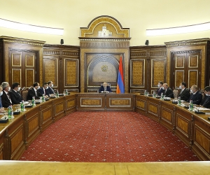 Pashinyan Meets with Syunik Local Officials