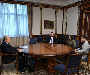 Նախագահ Արմեն Սարգսյանն ընդունել է «5165 շարժման» անդամներ Կարին Տոնոյանին և Մենուա Սողոմոնյանին
