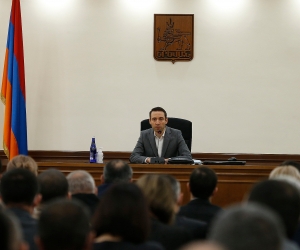 Departing Yerevan Mayor Thanks Staff for Productive Work