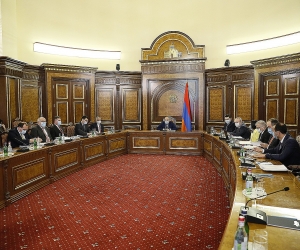 Քննարկվել է 300 դպրոցի և 500 մանկապարտեզի թիրախային ծրագրի իրականացման ընթացքը