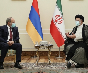 Pashinyan, Iranian President Discuss Expanding Economc Ties