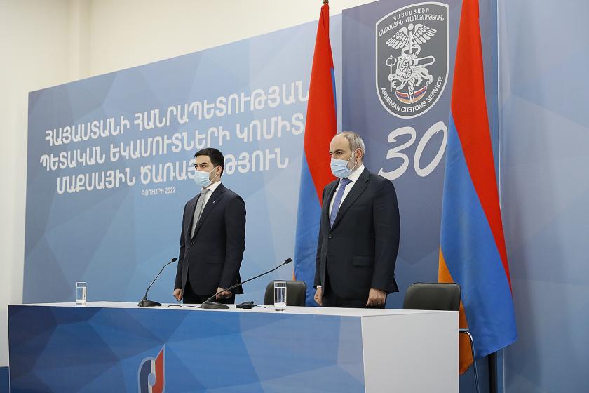Pashinyan Says Customs Service Must Reform to Handle Expected Transit Increase