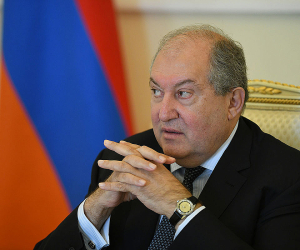 Армен Саргсян утверждает, что ушел из французской компании в 2018 году, однако документы свидетельствуют о другом