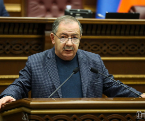 Парламент обсудил законопроект о расширении территорий использования государственного флага