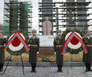 Pashinyan Honors March 2008 Protest Victims