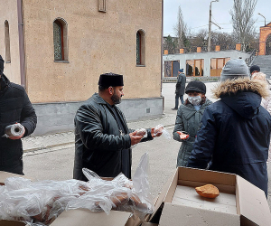 Father Husik, Armenian Priest in Ukraine, Says He Must Get Family to Safety