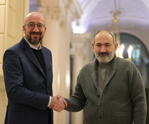 Pashinyan, European Council President Meet in Paris