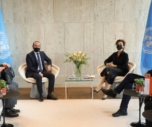 Միրզոյանը ՅՈՒՆԵՍԿՕ-ի գլխավոր տնօրենի հետ քննարկել է Արցախի մշակութային ժառանգությանը սպառնացող վտանգները