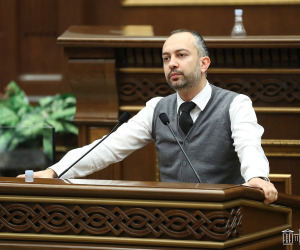 Э.Агаджанян: “Речь идет об очень конкретном эскалационном процессе, вопросы по которому адресованы в первую очередь нашим российским партнерам” 