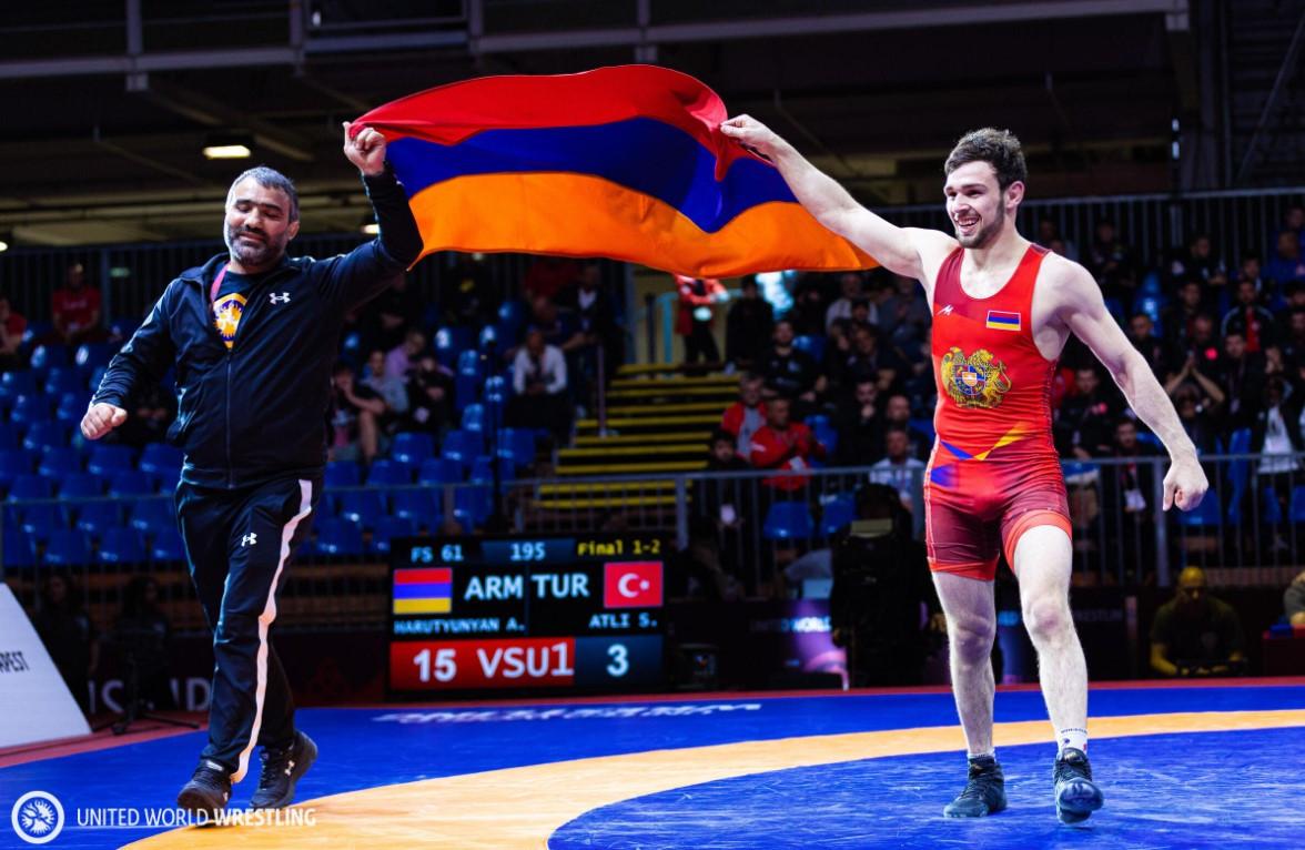 Три медали завоевали армянские борцы-вольники на чемпионате Европы 