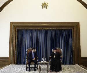 Catholicos Garegin II, Artsakh President Meet in Etchmiadzin