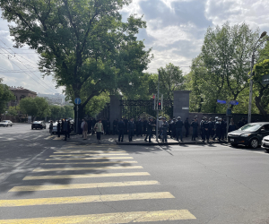 Усилена охрана территорий рядом с парламентом