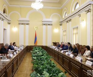 Ալեն Սիմոնյանն ընդունել է Ֆրանսիա-Հայաստան բարեկամական խմբի պատվիրակությանը