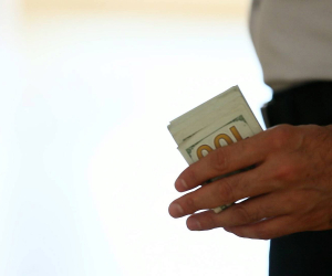 ՀԿԳ քննիչը պահանջել և ստացել է 40.000 ԱՄՆ դոլար կաշառք. ԱԱԾ