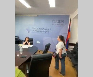 Ընդդիմադիրները զոհվածների աճյունների լուսանկարները նետել են Առողջապահության նախարարի վրա․ բողոքի ակցիաների 45-րդ օրը