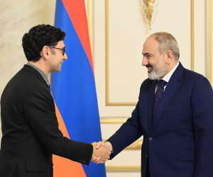 Pashinyan Hosts Nobel Laureate Ardem Patapoutian; Awards Him the Order of St. Mesrop Mashtots