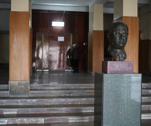 Yerevan Biochemistry Institute Staffers Oppose Government Transfer Plan