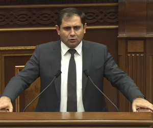 Սուրեն Պապիկյան. «Աջակցության նախաձեռնությունները հաճախ գցում են բանակի վարկը»