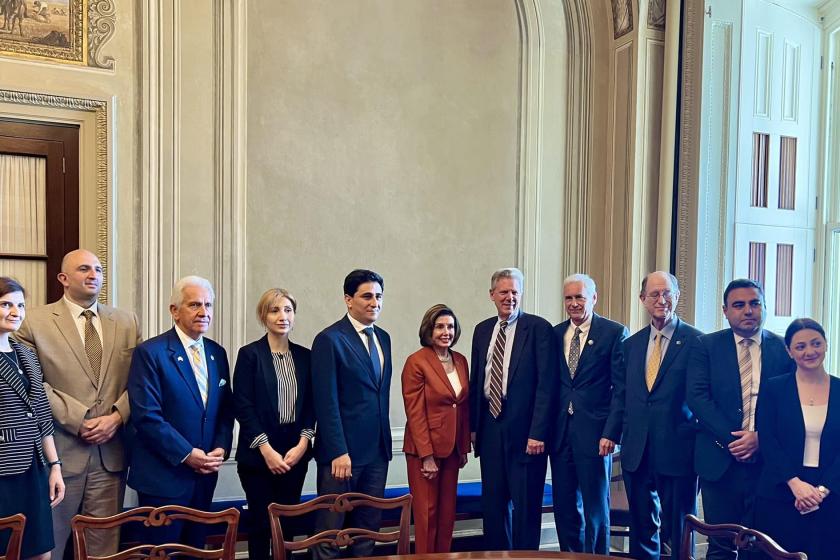 Միջազգային իրավական հարցերով ՀՀ ներկայացուցիչը հանդիպել է Նենսի Փելոսիին և կոնգրեսականներին
