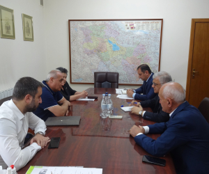 Քաղաքաշինության կոմիտեում «Արարատցեմենտի» հետ քննարկվել է ցեմենտի որակի խնդիրը