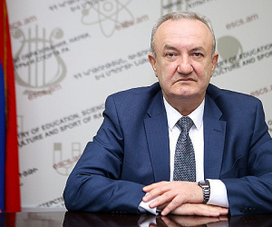 Կառավարությունը յուրաքանչյուրիդ կողքին է ու աջակիցը. ԿԳՄՍ նախարարի ուղերձը Ուսուցչի օրվա առթիվ