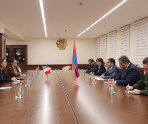 Սուրեն Պապիկյանն ու Իզաբել Դյումոնը քննարկել են ադրբեջանական ագրեսիայի հետևանքով ստեղծված իրադրությունը