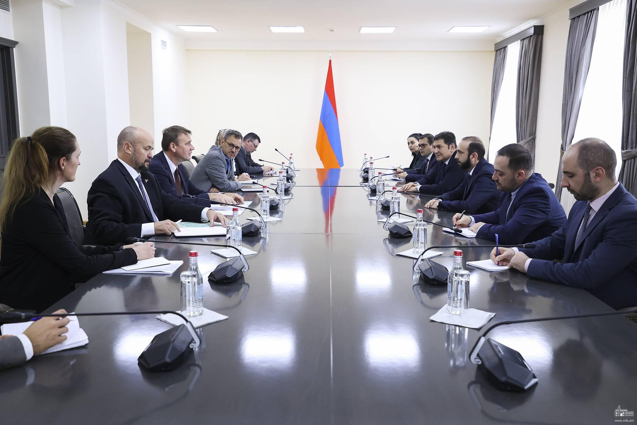 Armenian FM, EU Border Mission Members Discuss Specifics