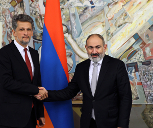 Pashinyan, Paylan Discuss Pan-Armenian Issues