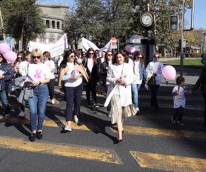 Կրծքագեղձի քաղցկեղի դեմ պայքարի իրազեկման մեկամսյա ակցիաներն այսօր ամփոփվել են քայլերթով
