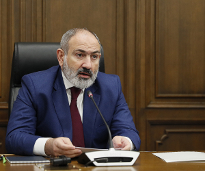 Pashinyan Assesses Armenia's Challenges; Says Karabakh Status Issue Should be Postponed
