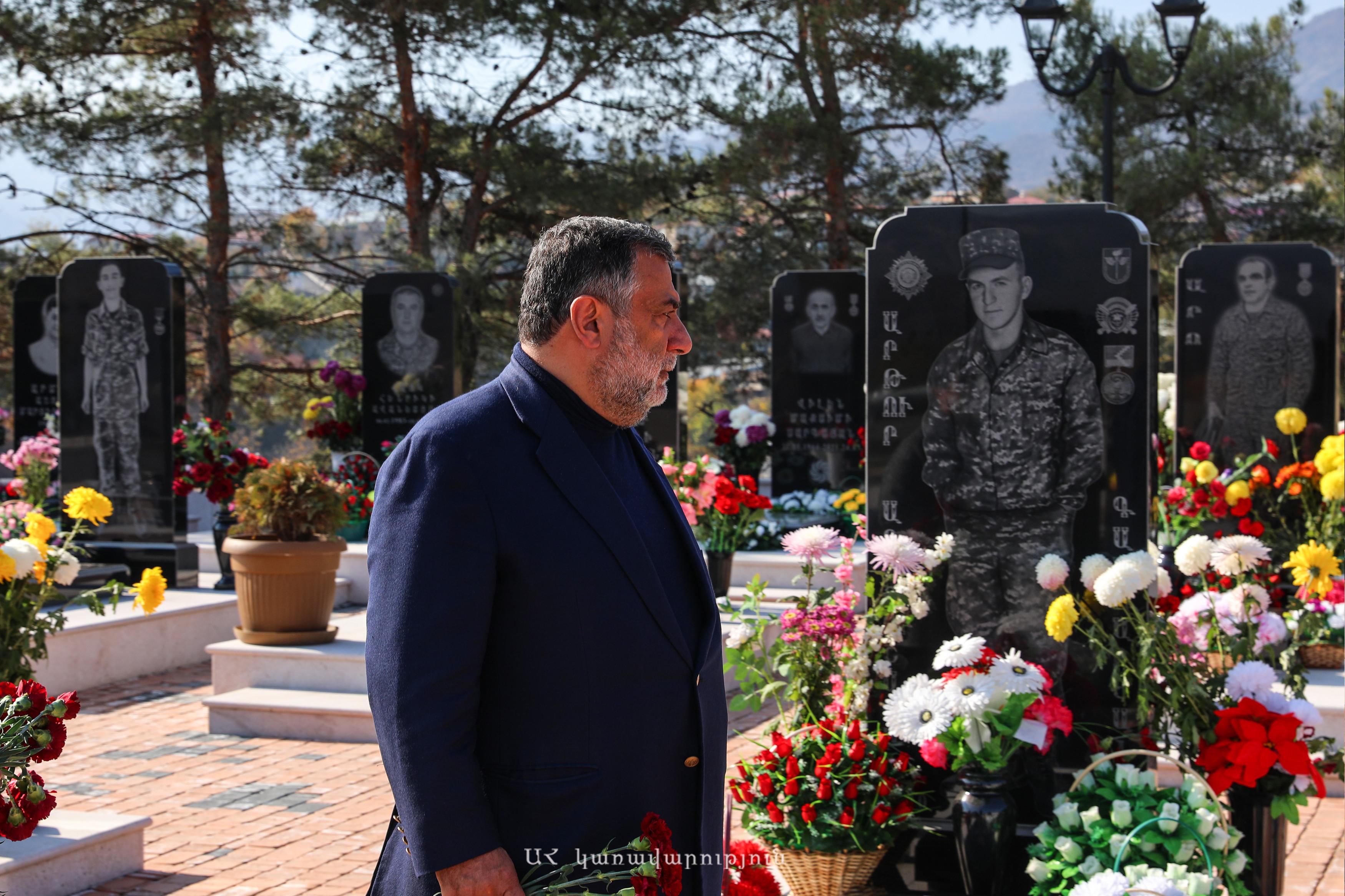 Ruben Vardanyan Pays Respects to 2020 Artsakh War Dead