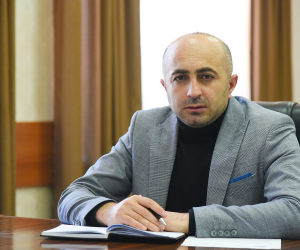 Հայկ Խանումյանի հրաժարականին նախորդել էր քննիչի որոշումը նրա պաշտոնավարումը դադարեցնելու մասին