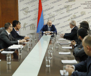 Փաշինյանը ԿԳՄՍ նախարարության աշխատակազմին է ներկայացրել նորանշանակ նախարար Ժաննա Անդրեասյանին