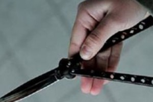Կինը, զոքանչն ու ծալովի դանակը